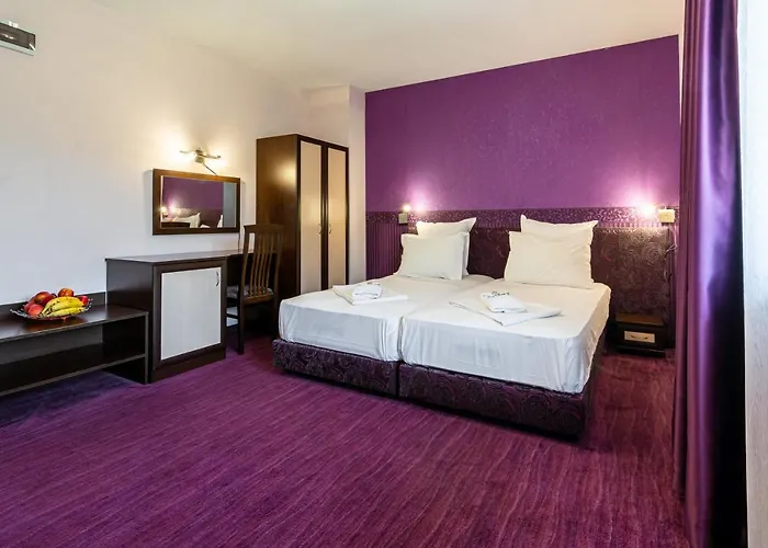 Saint George Mountain Hotel *